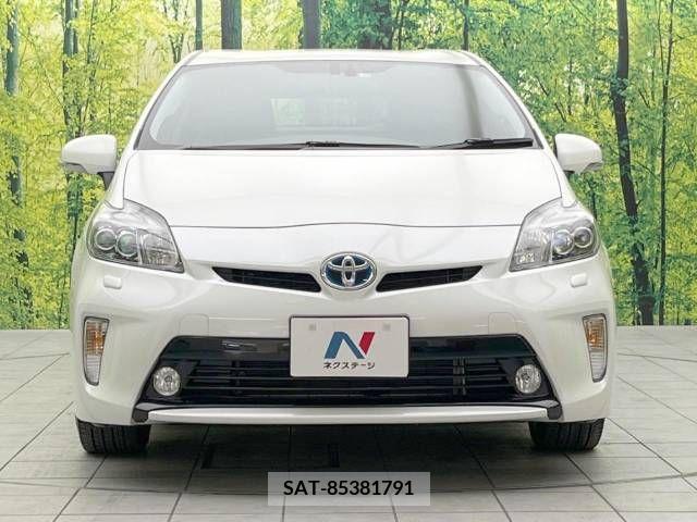 Toyota PRIUS 2013-12 329681-14