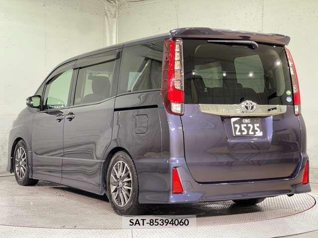 Toyota NOAH 2014-02 204890-10