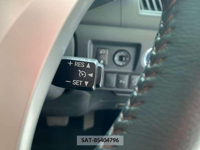 Toyota SAI 2014-10 382885-10