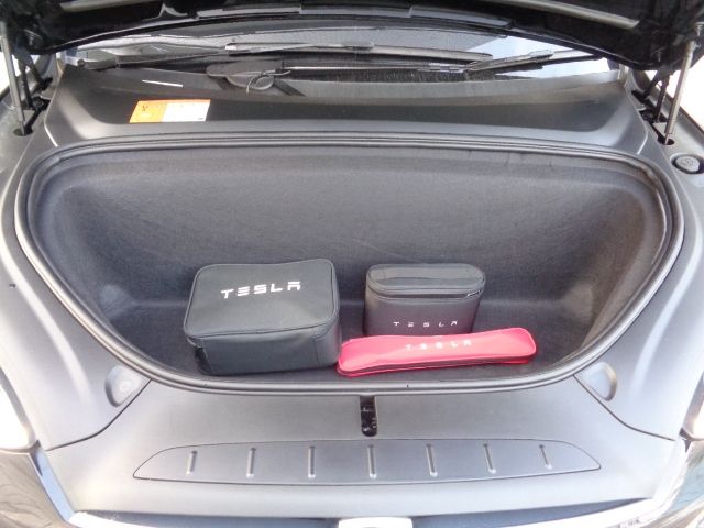 Tesla MODEL X 2018-12 7360-13