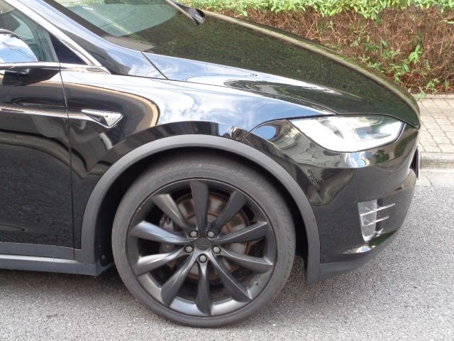Tesla MODEL X 2018-12 7360-9