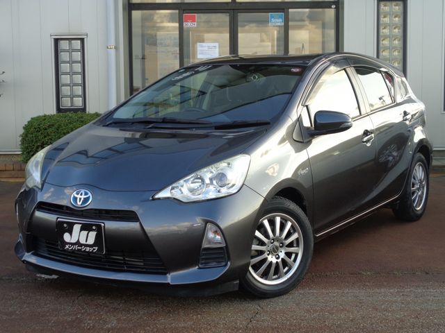 Toyota AQUA 2012-12 13114-0