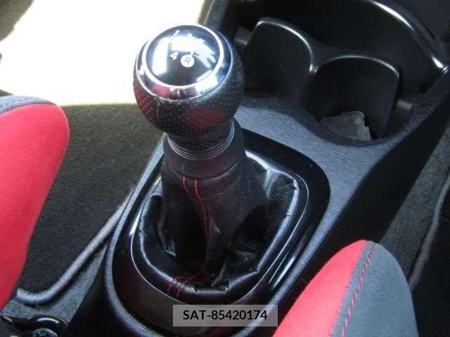 Toyota VITZ 2013-11 218882-10
