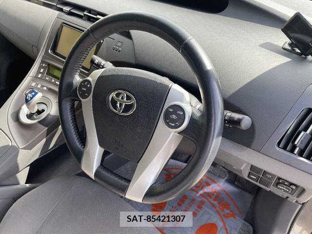 Toyota PRIUS 2011-08 282038-8