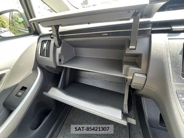 Toyota PRIUS 2011-08 282038-18