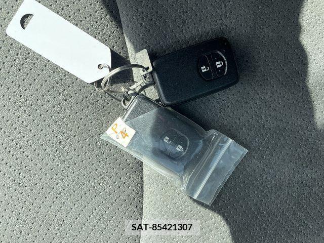 Toyota PRIUS 2011-08 282038-9