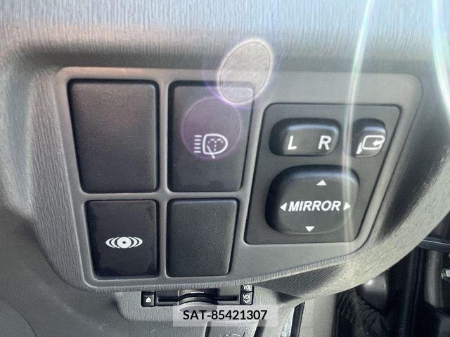 Toyota PRIUS 2011-08 282038-15
