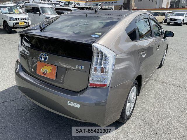 Toyota PRIUS 2011-08 282038-2