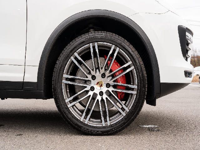 Porsche CAYENNE 2015-05 28144-7