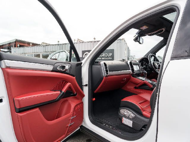 Porsche CAYENNE 2015-05 28144-23