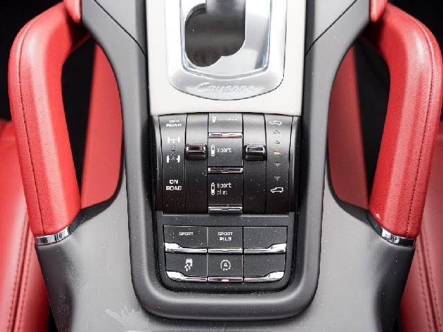 Porsche CAYENNE 2015-05 28144-11
