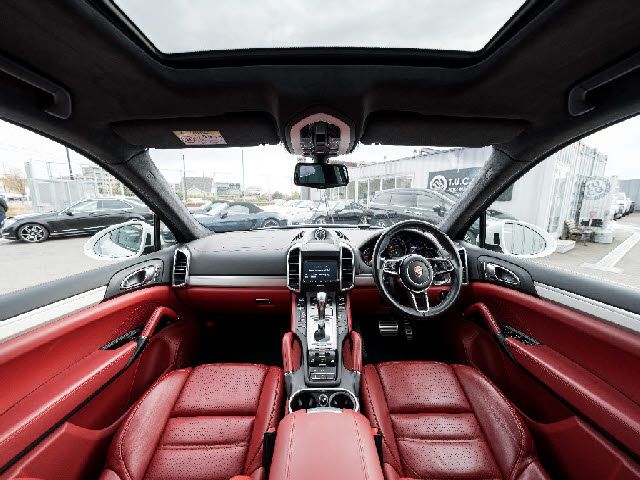 Porsche CAYENNE 2015-05 28144-2