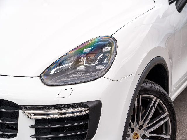 Porsche CAYENNE 2015-05 28144-19