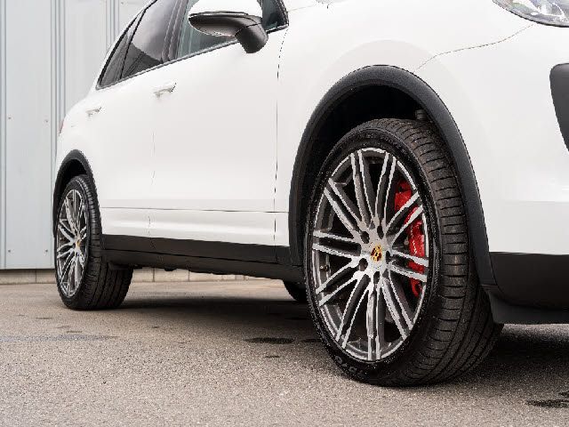 Porsche CAYENNE 2015-05 28144-1