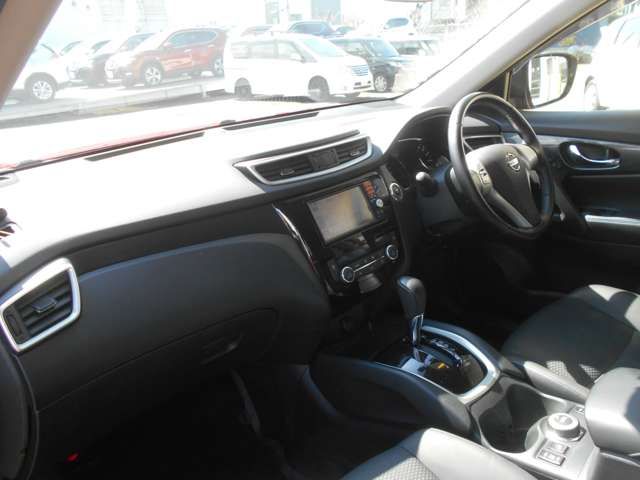 Nissan X-TRAIL 2015-12 3970-2