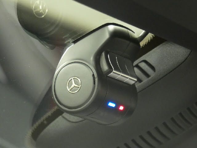 Mercedes Benz E-CLASS 2018-03 25296-22