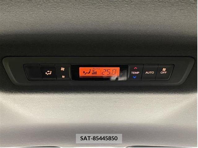 Toyota VOXY 2021-02 382651-17