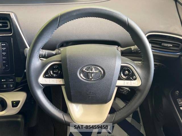 Toyota PRIUS 2016-04 331384-11