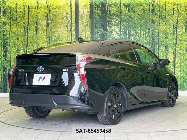 Toyota PRIUS 2016-04 331384-17