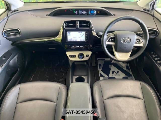 Toyota PRIUS 2016-04 331384-1