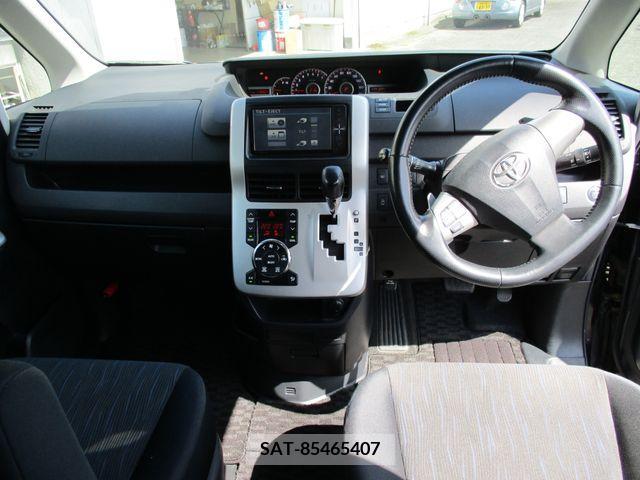 Toyota VOXY 2010-09 289123-1