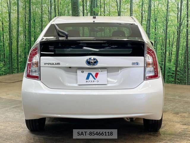 Toyota PRIUS 2013-10 340343-15