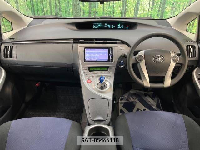 Toyota PRIUS 2013-10 340343-1