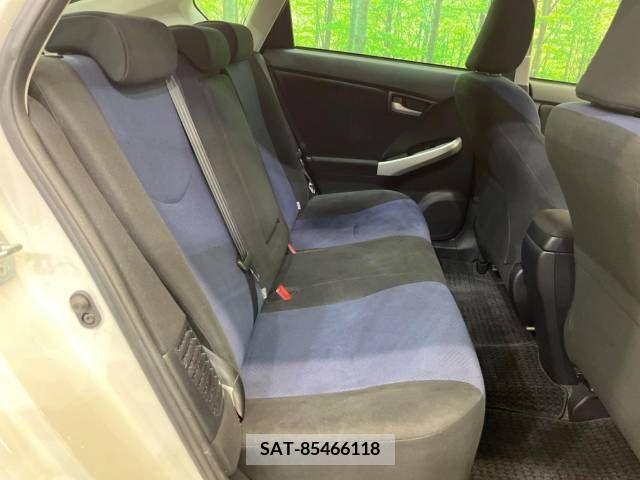 Toyota PRIUS 2013-10 340343-9