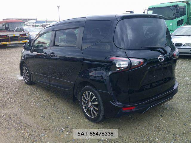 Toyota SIENTA 2017-08 383045-1