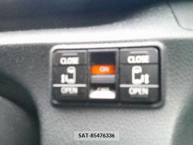 Toyota SIENTA 2017-08 383045-20