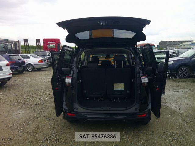 Toyota SIENTA 2017-08 383045-13