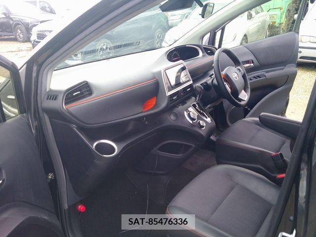 Toyota SIENTA 2017-08 383045-11