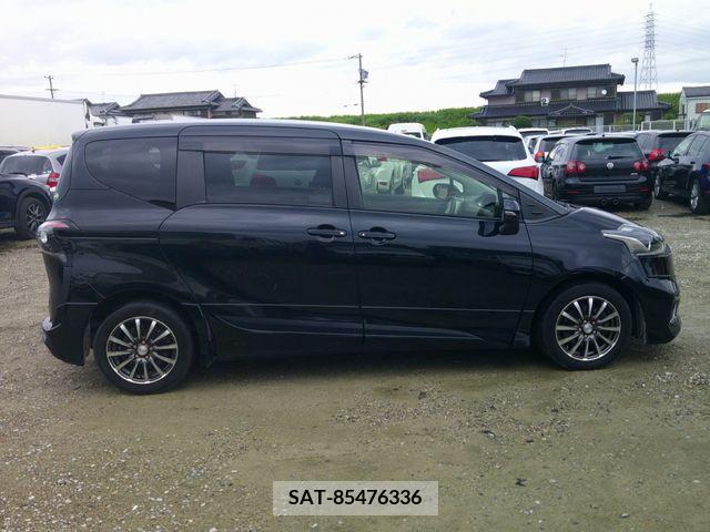 Toyota SIENTA 2017-08 383045-7