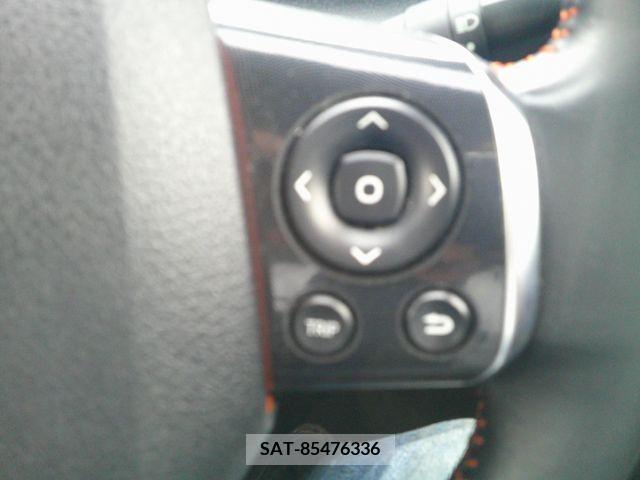 Toyota SIENTA 2017-08 383045-17