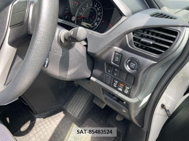 Toyota NOAH 2021-07 321670-4