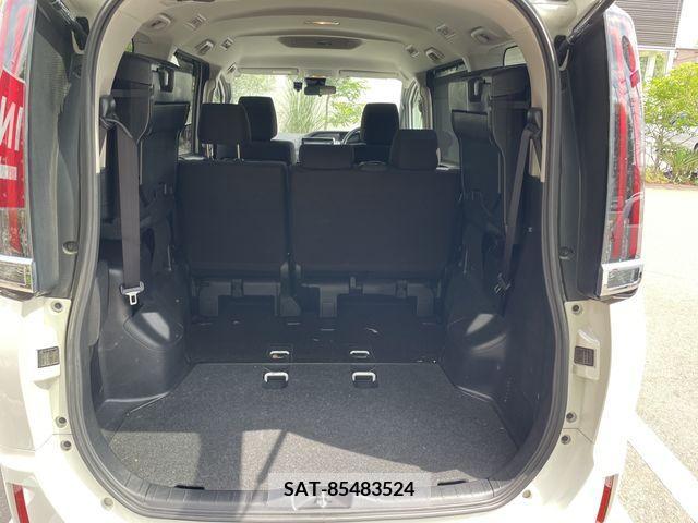 Toyota NOAH 2021-07 321670-3