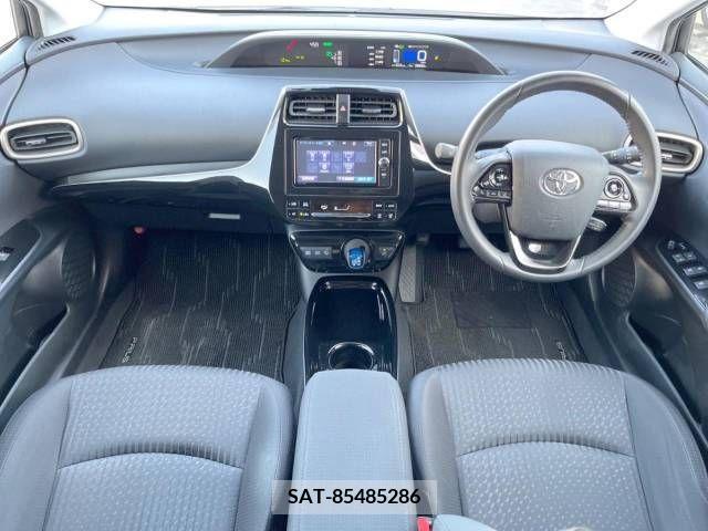 Toyota PRIUS 2017-12 205627-1