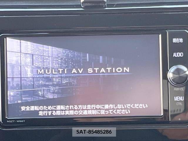 Toyota PRIUS 2017-12 205627-2