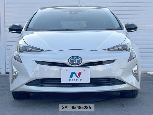 Toyota PRIUS 2017-12 205627-11