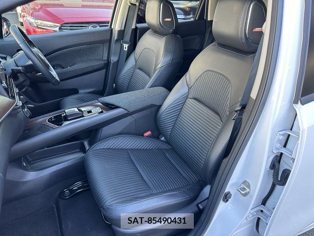 Nissan AURA 2022-11 208689-14