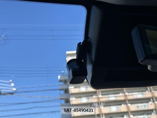 Nissan AURA 2022-11 208689-23