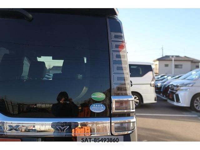 Toyota VOXY 2018-11 223536-10