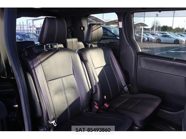Toyota VOXY 2018-11 223536-13
