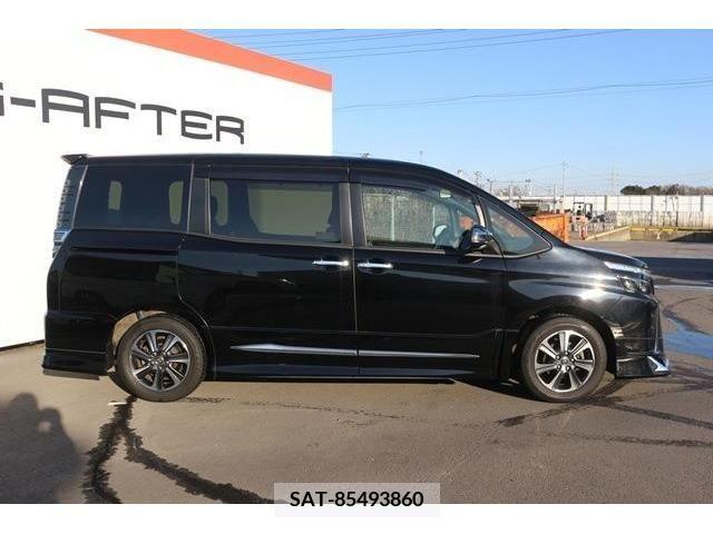 Toyota VOXY 2018-11 223536-6
