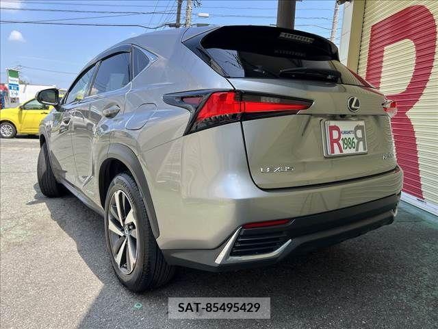 Lexus NX 2018-05 362957-5