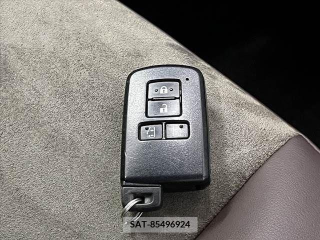 Toyota ESQUIRE 2018-02 331530-6