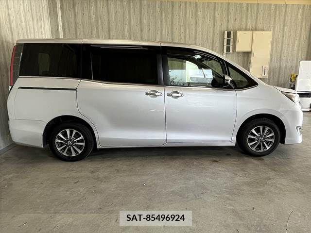 Toyota ESQUIRE 2018-02 331530-10