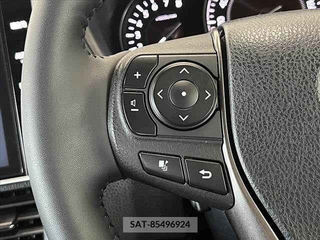 Toyota ESQUIRE 2018-02 331530-24