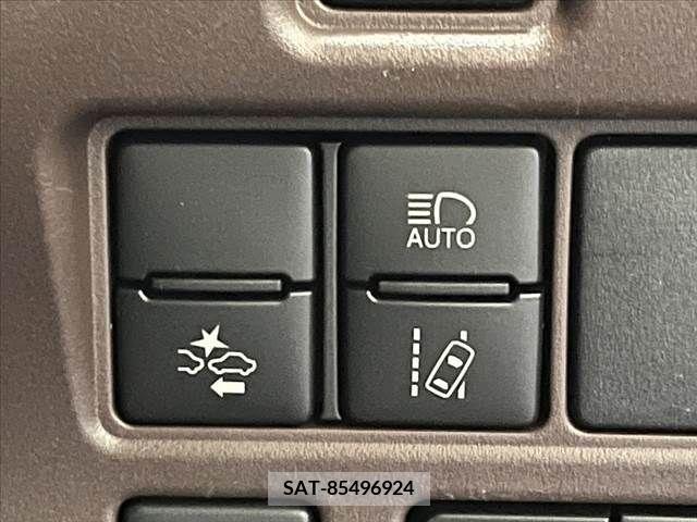 Toyota ESQUIRE 2018-02 331530-4
