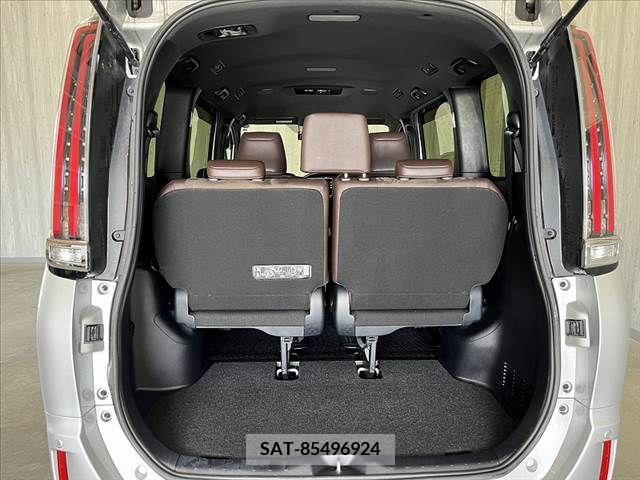 Toyota ESQUIRE 2018-02 331530-16